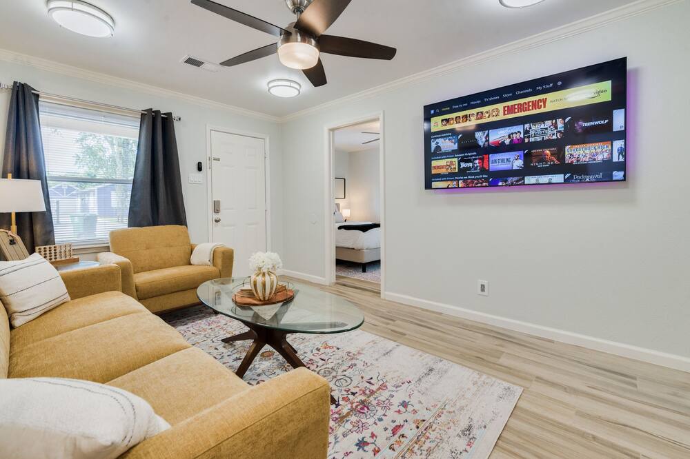 Photo of Livingroom in Shady Acres