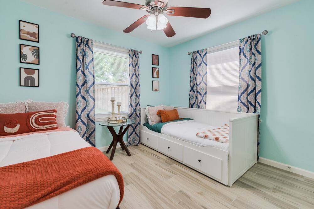 Photo of Bedroom in Shady Acres