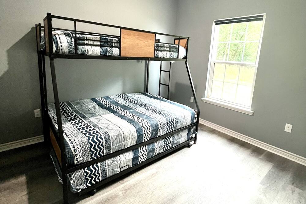 Photo of Bedroom in Oakhurst