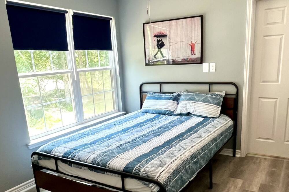 Photo of Bedroom in Oakhurst