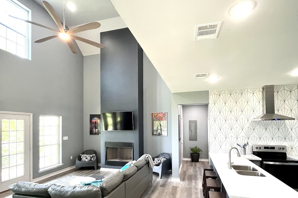 Photo of Bedroom in Oakhurst