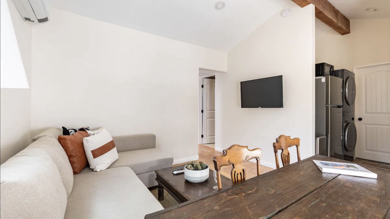 Photo of Livingroom in North Babylon