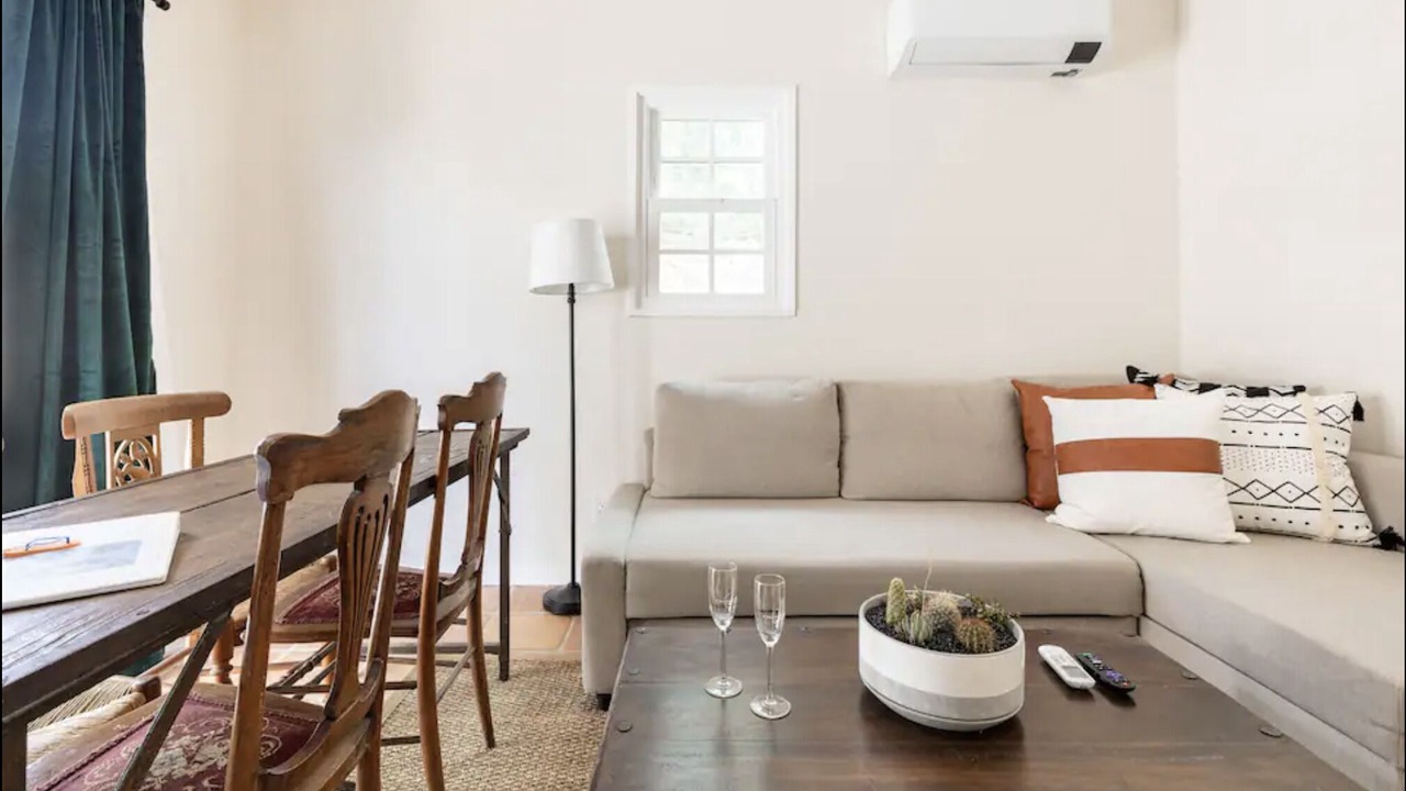 Photo of Livingroom in North Babylon