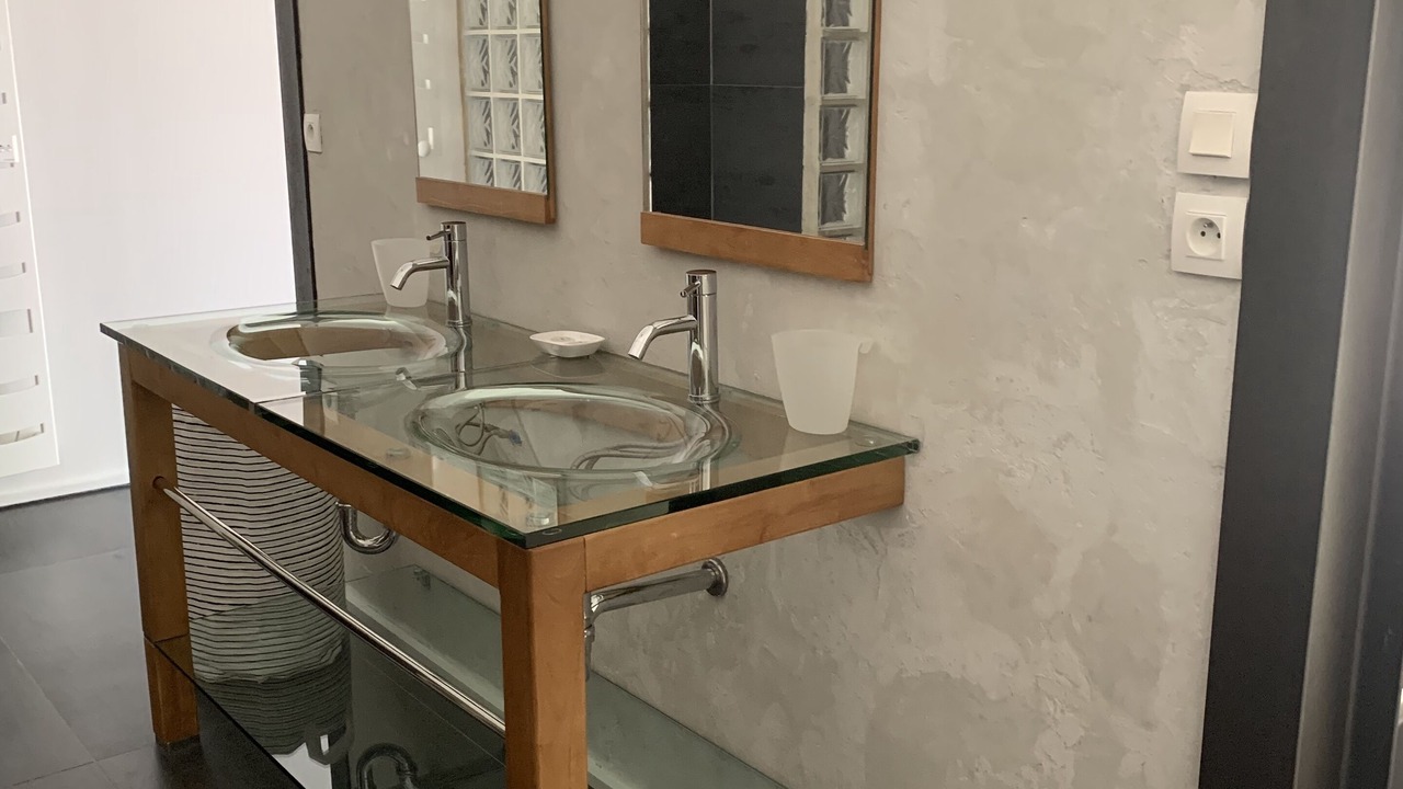 Photo of Others in Fons