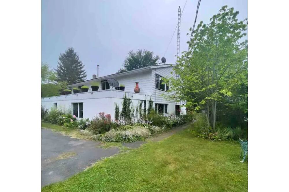 Photo of Outdoor in Frontenac
