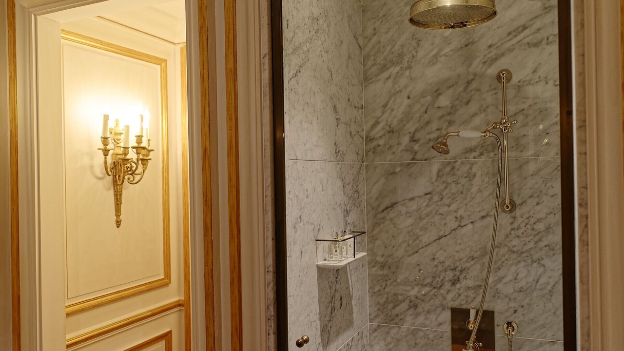 Photo of Bathroom in Reugny