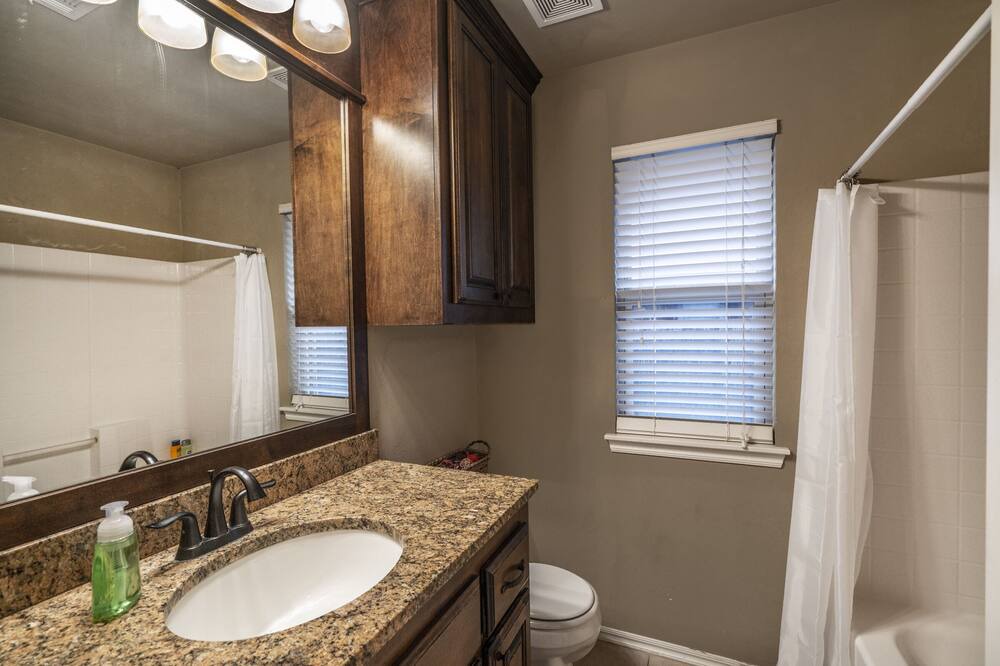Photo of Bathroom in Norman