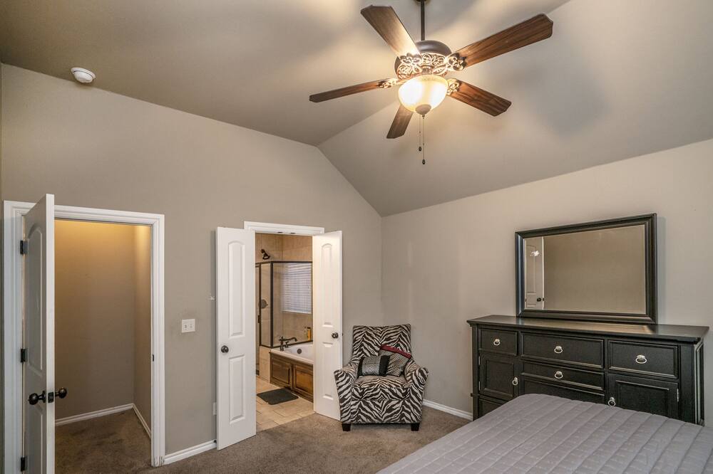 Photo of Bedroom in Norman