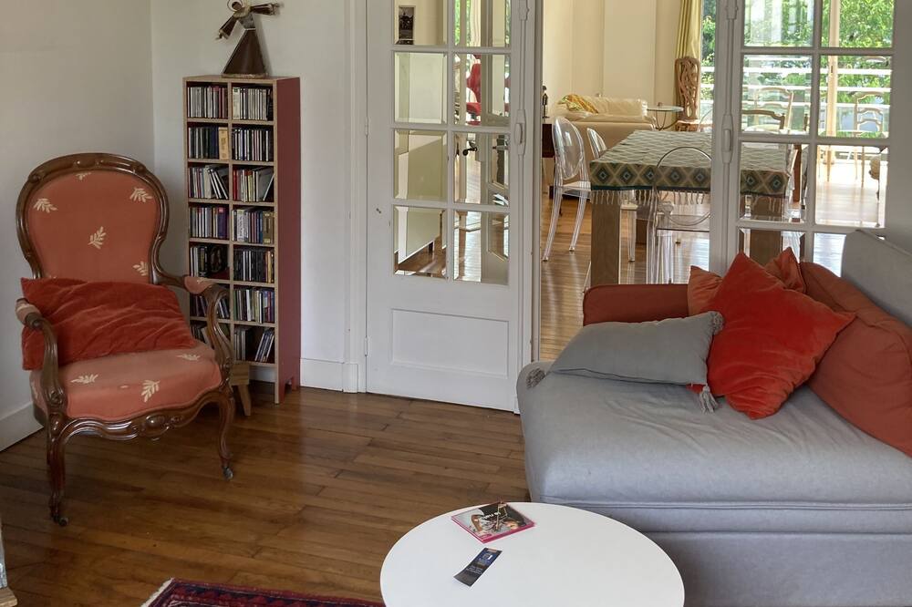 Photo of Livingroom in Plessis Tison