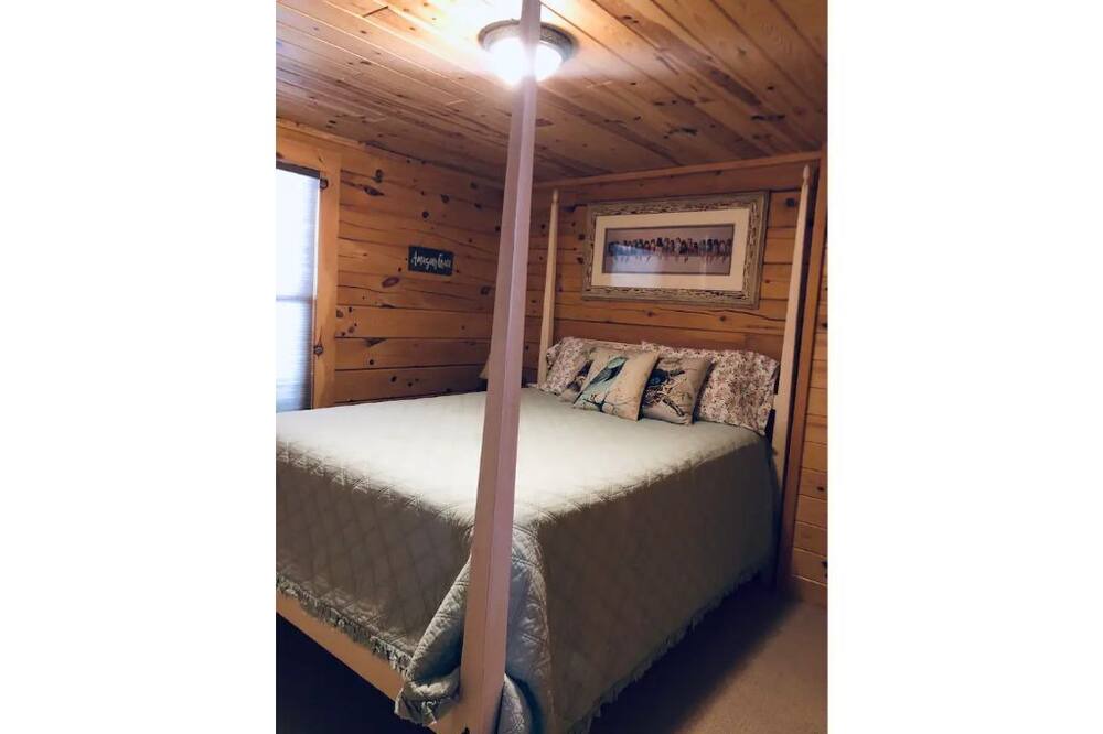 Photo of Bedroom in Bellaire