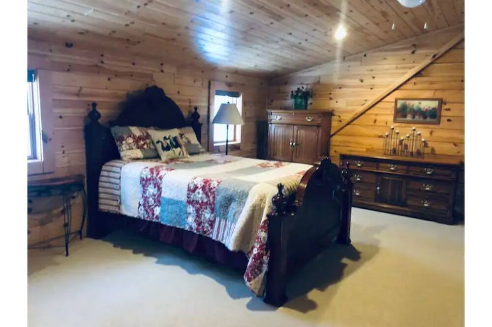 Photo of Bedroom in Bellaire