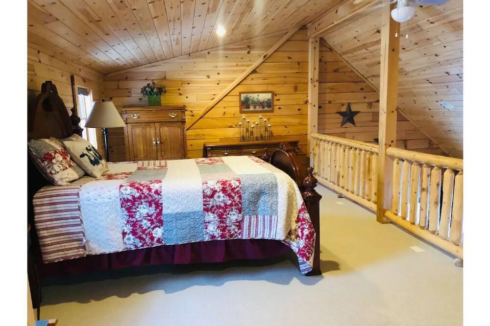 Photo of Bedroom in Bellaire