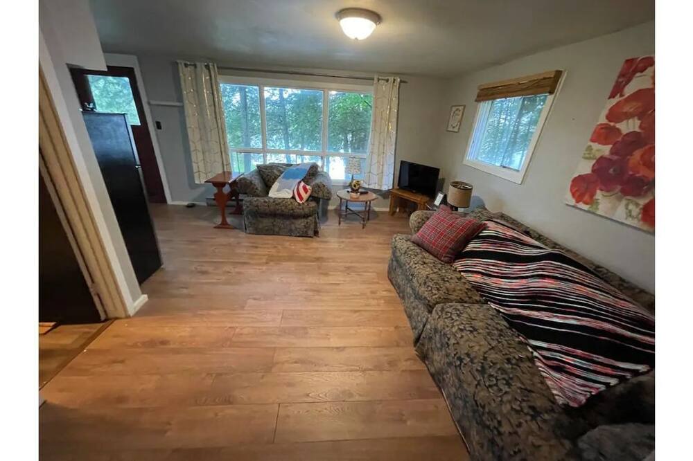 Photo of Livingroom in Frontenac