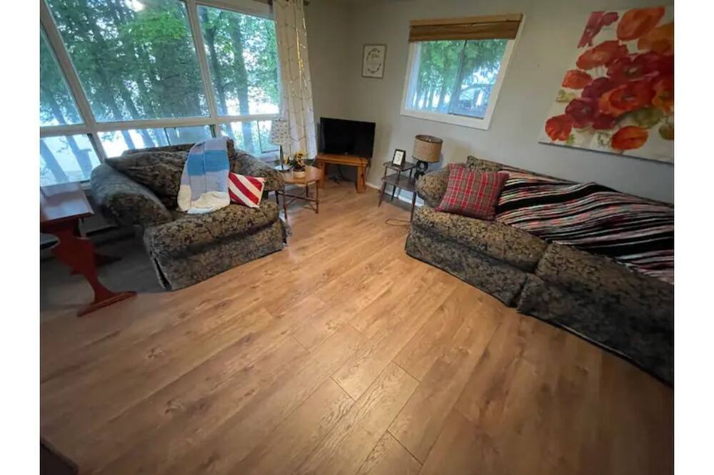 Photo of Livingroom in Frontenac