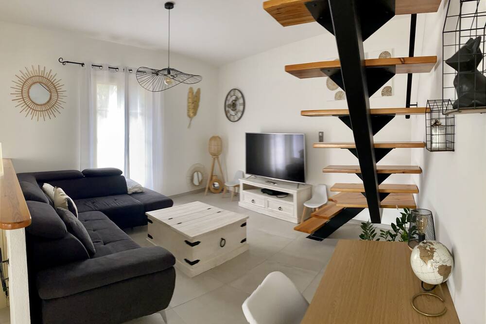 Photo of Livingroom in Saint-Laurent-d'Aigouze
