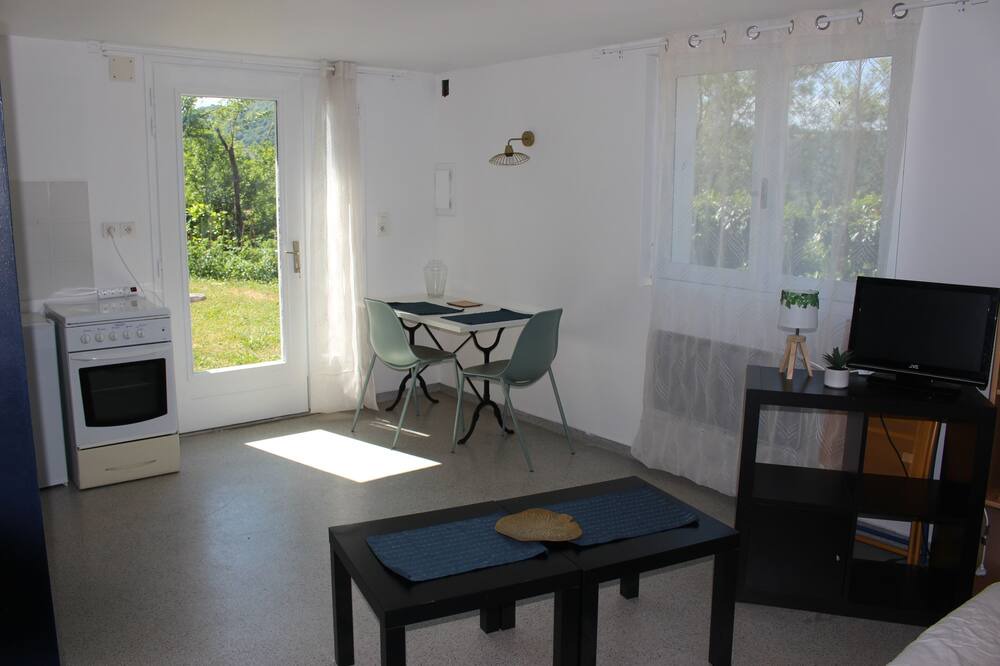 Photo of Livingroom in Druelle Balsac