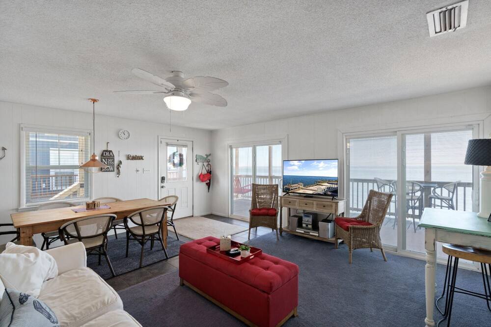 Photo of Livingroom in Royal Lagoons