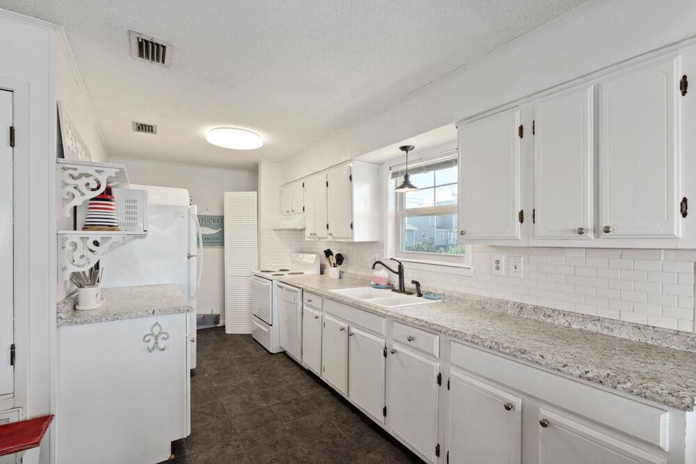 Photo of Kitchen in Royal Lagoons
