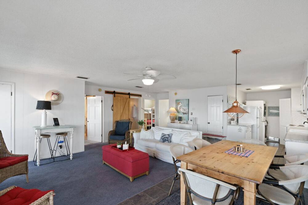 Photo of Livingroom in Royal Lagoons