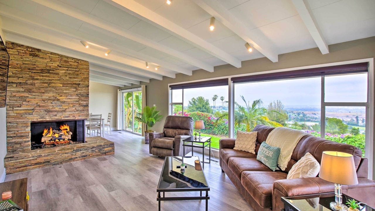 Photo of Livingroom in Rancho Palos Verdes