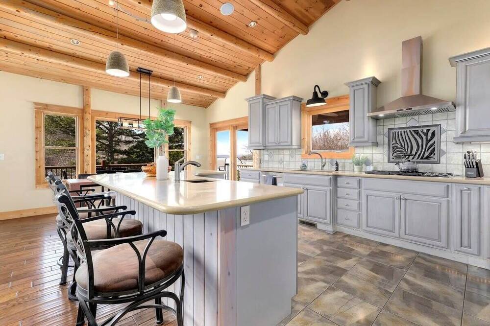 Photo of Kitchen in Eureka Springs