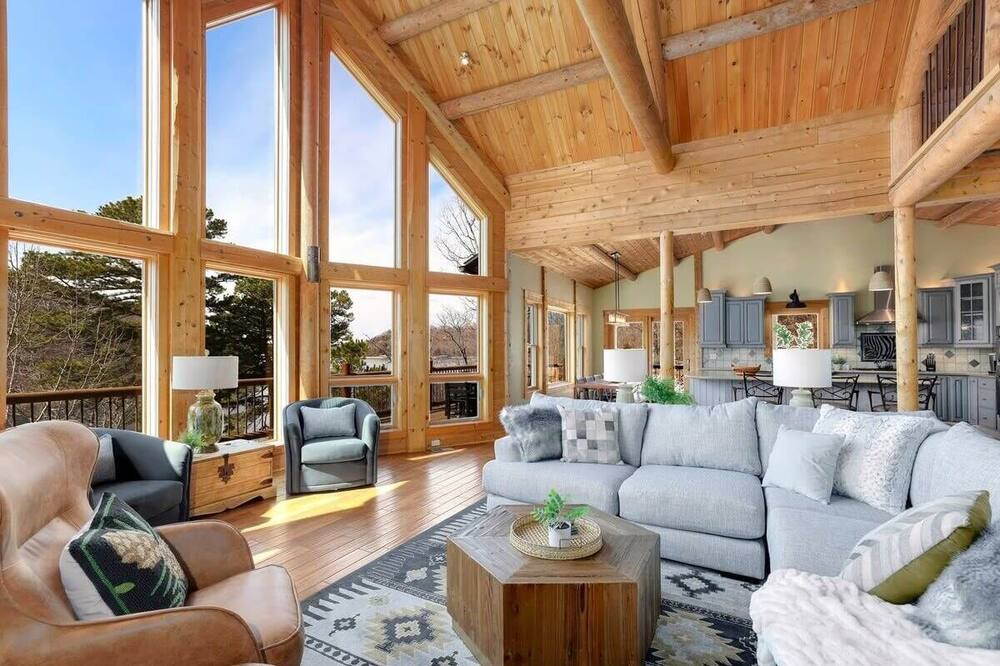 Photo of Livingroom in Eureka Springs
