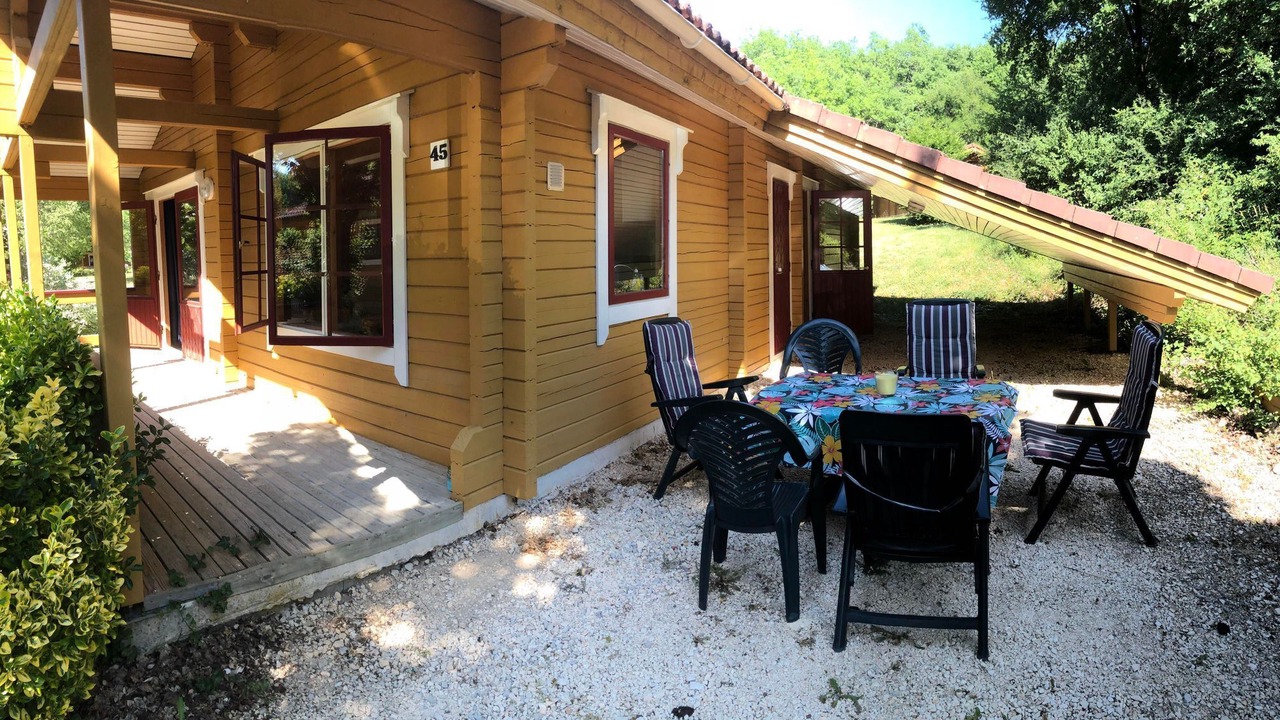 Photo of Patio Balcony in Mauroux