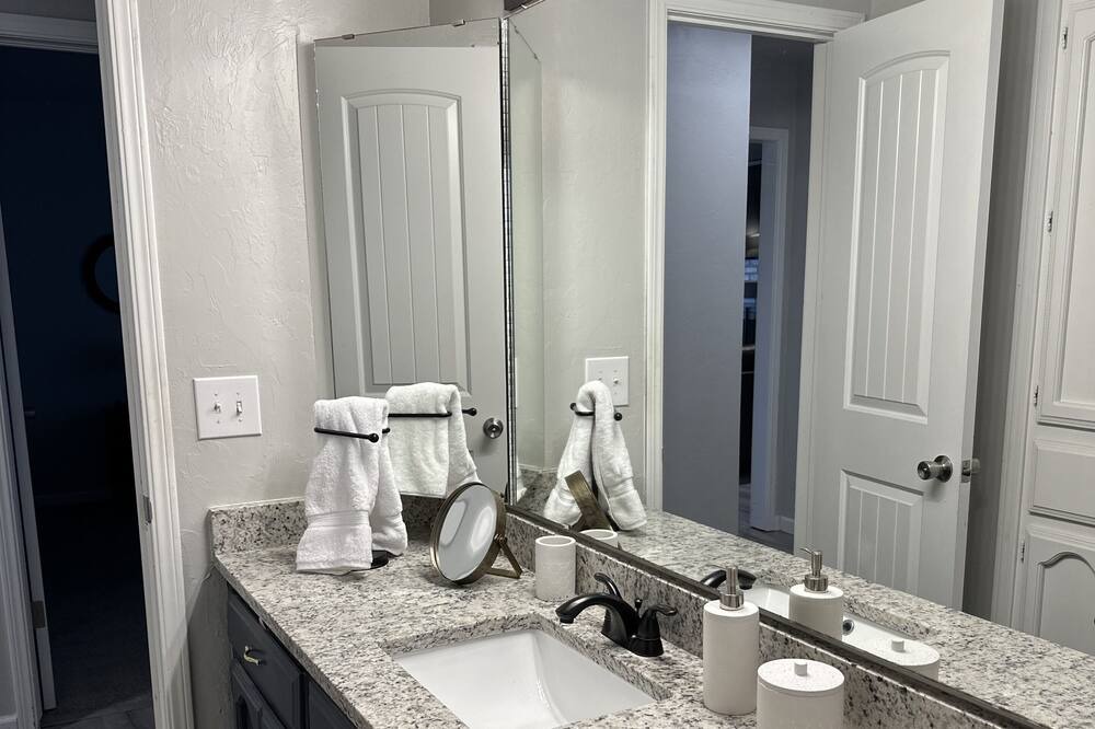 Photo of Bathroom in Midwest City