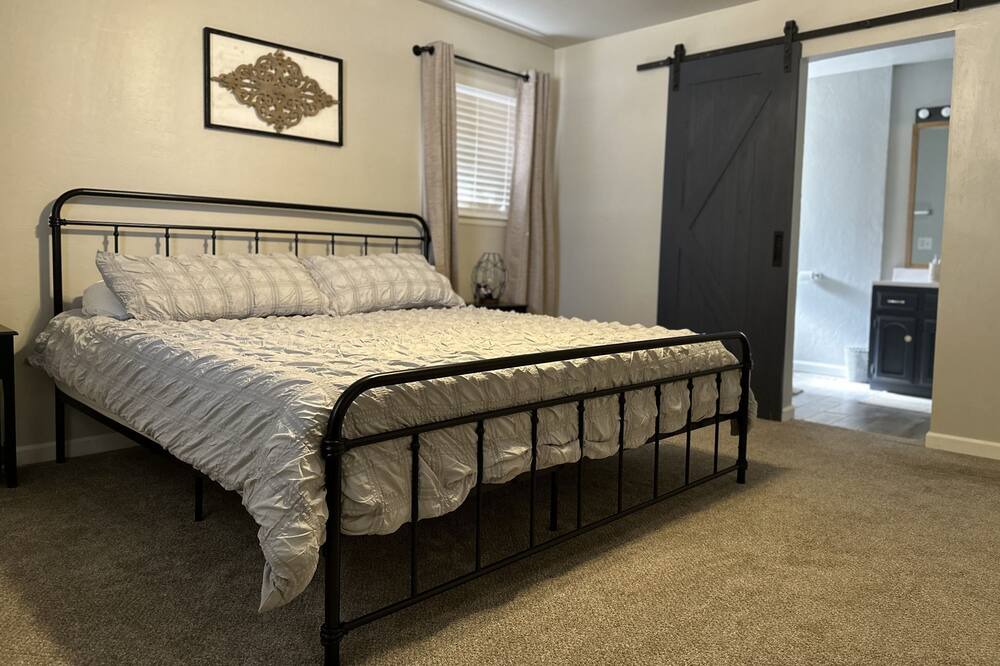 Photo of Bedroom in Midwest City