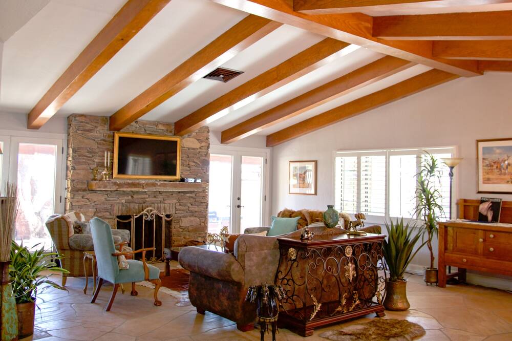 Photo of Livingroom in Pinnacle Peak