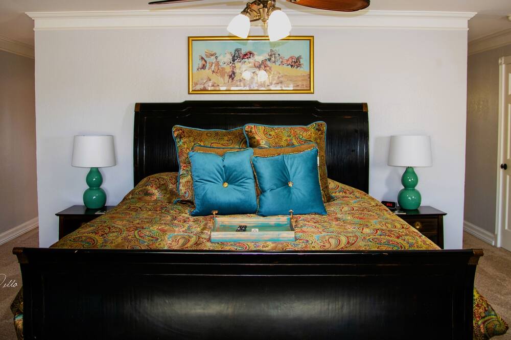 Photo of Bedroom in Pinnacle Peak