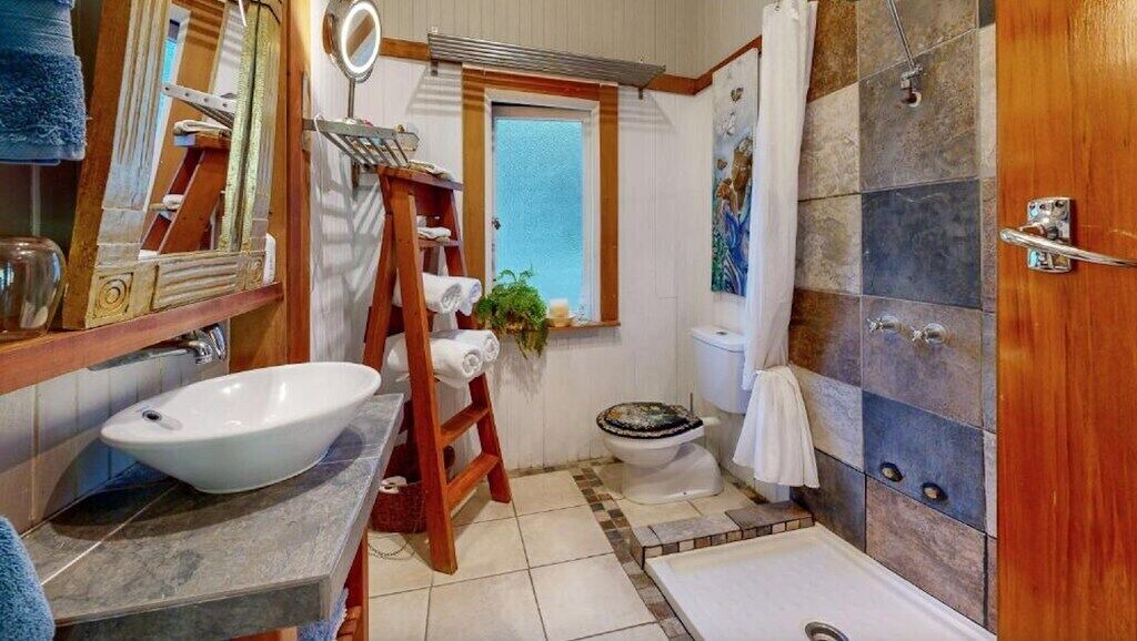 Photo of Bathroom in Bluff Hill