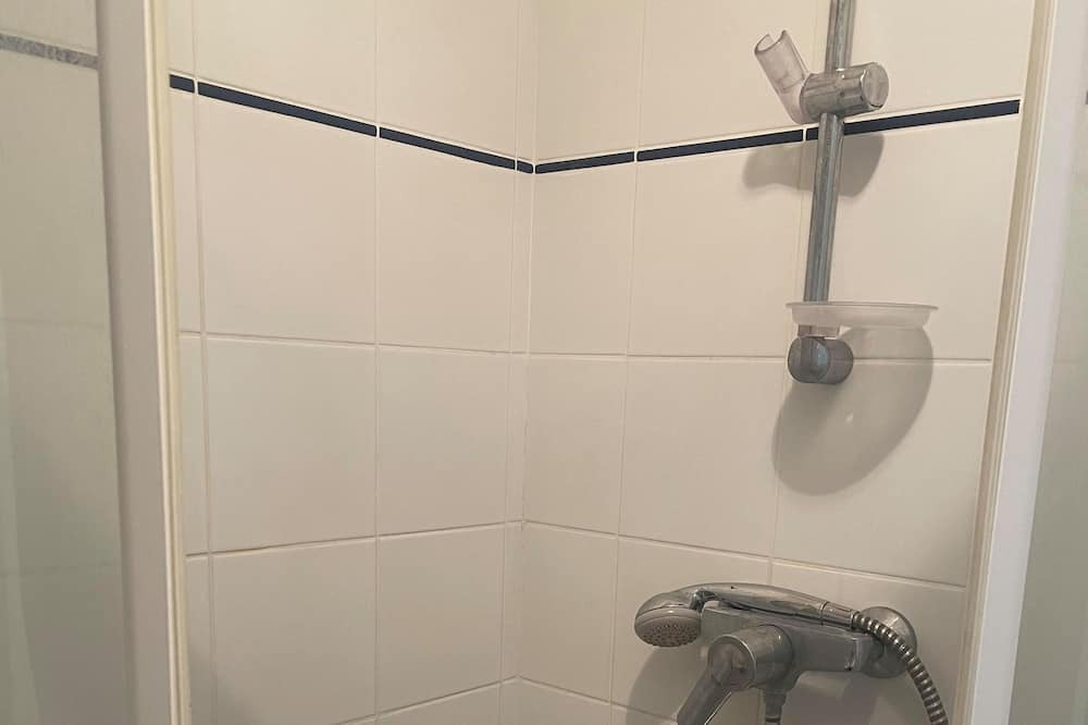 Photo of Bathroom in 18th Arrondissement