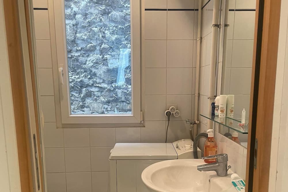 Photo of Bathroom in 18th Arrondissement