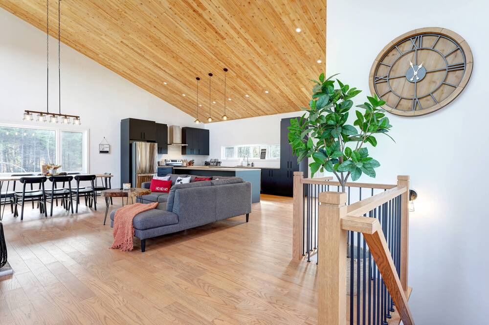 Photo of Livingroom in Saint-Alphonse-Rodriguez