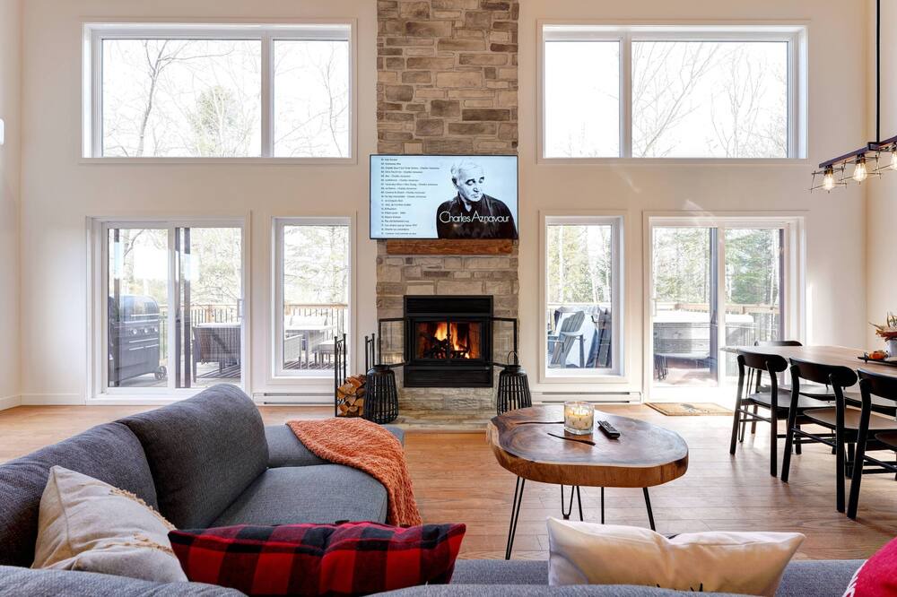 Photo of Livingroom in Saint-Alphonse-Rodriguez