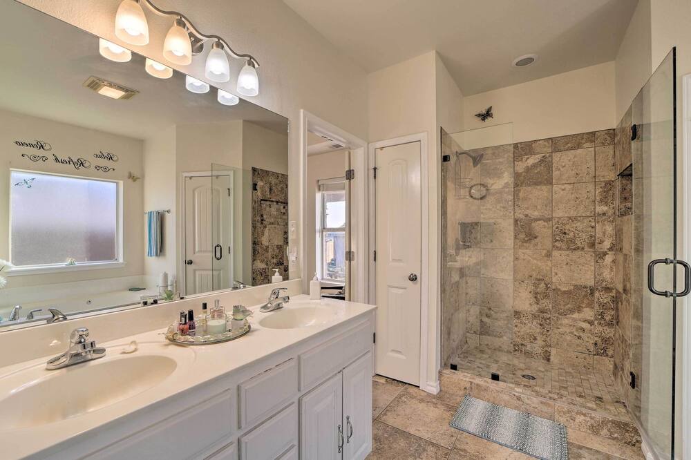 Photo of Bathroom in Broken Arrow