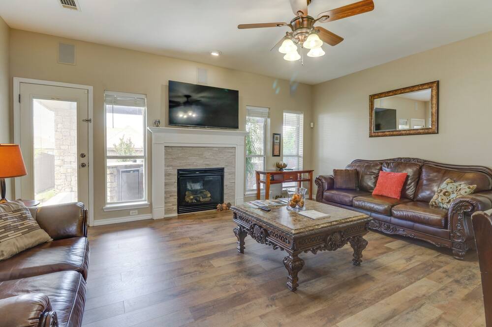 Photo of Livingroom in Broken Arrow