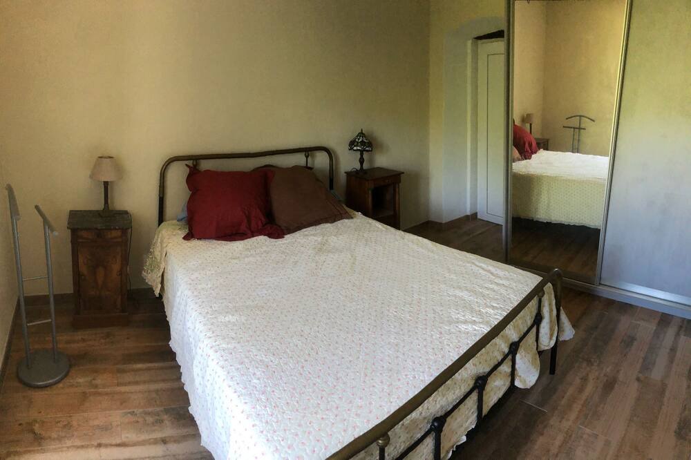 Photo of Bedroom in Luri