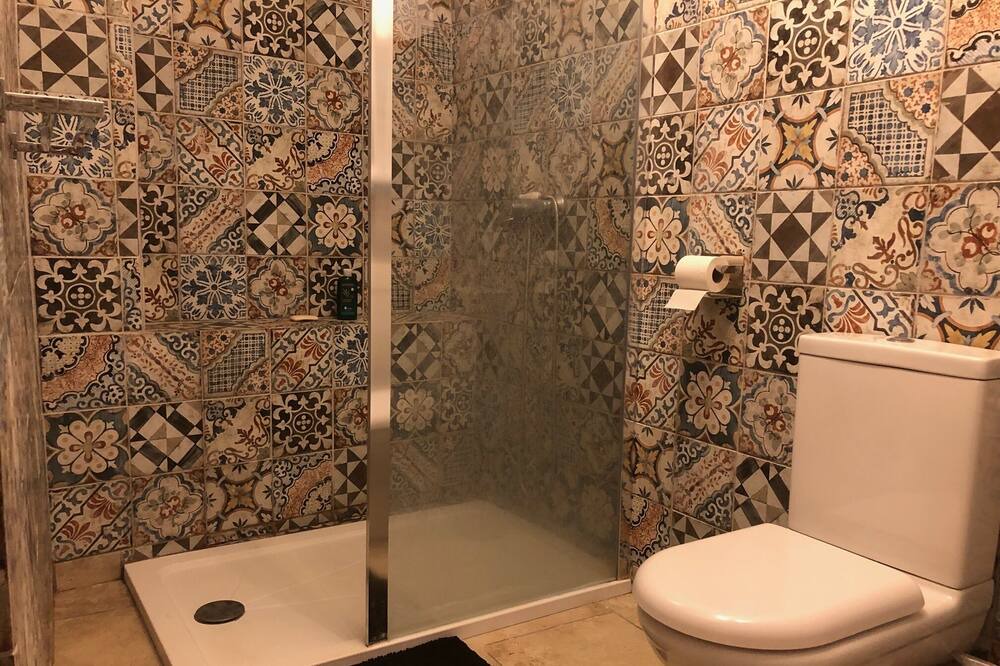 Photo of Bathroom in Luri