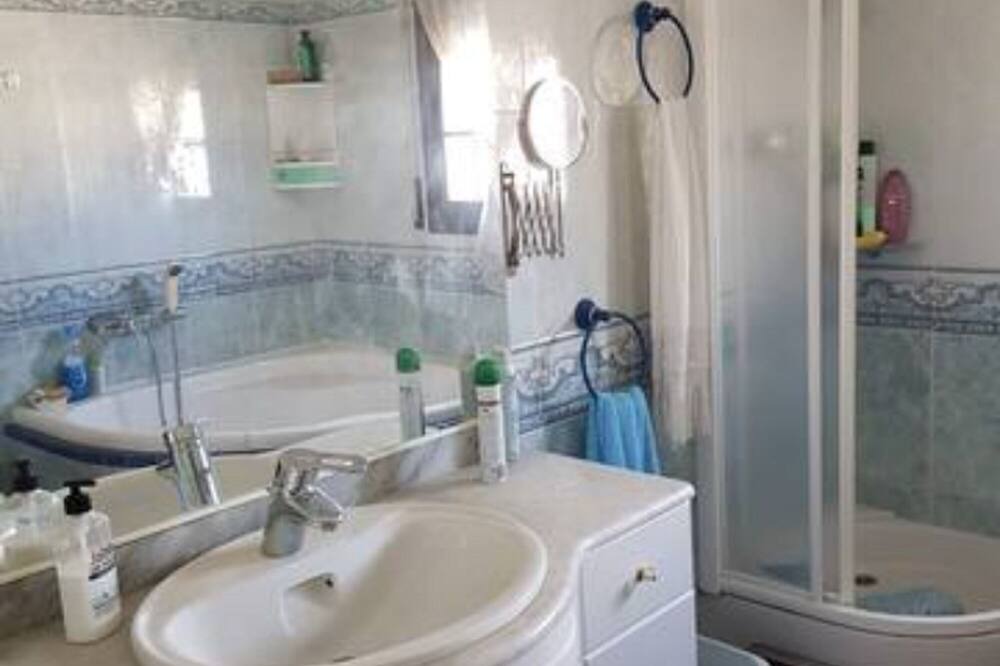 Photo of Bathroom in Torredembarra