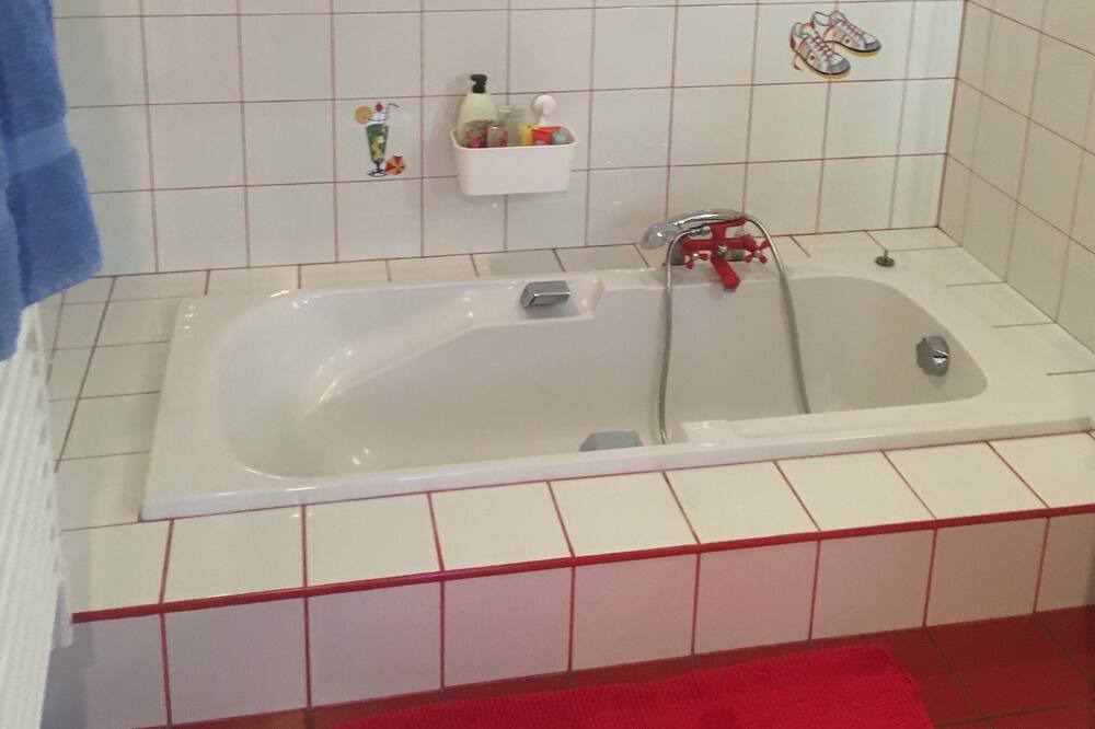 Photo of Bathroom in Avrille