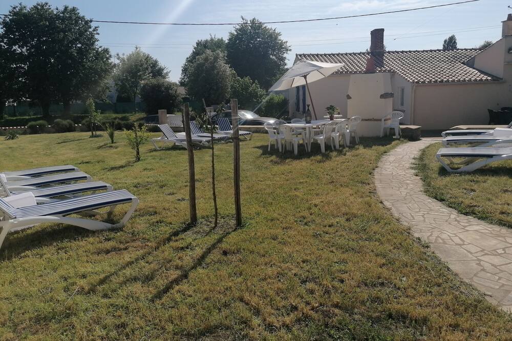 Photo of Outdoor in Avrille