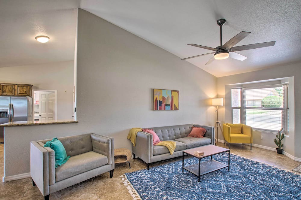 Photo of Bedroom in Alta Mesa Community Association