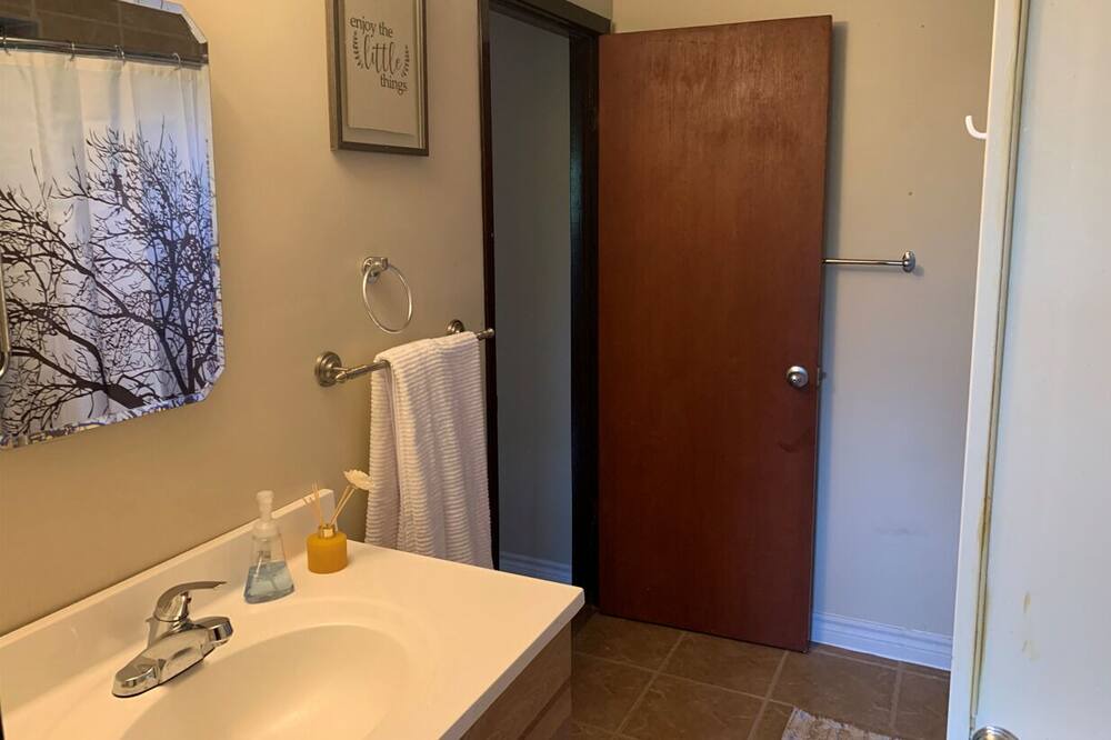 Photo of Bathroom in Fort Erie