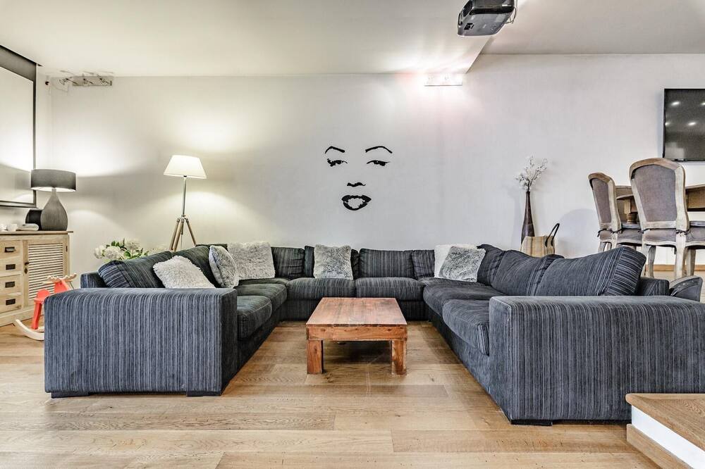 Photo of Others in Carnot