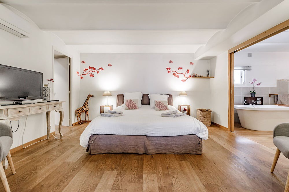 Photo of Bedroom in Carnot