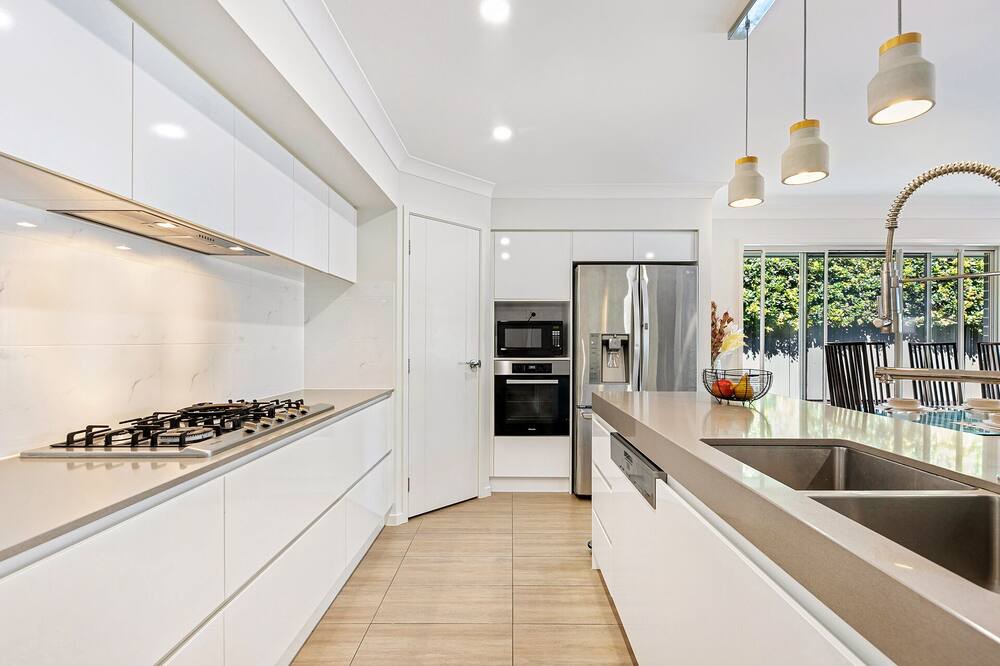 Photo of Kitchen in Mermaid Waters