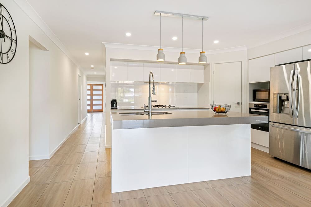 Photo of Kitchen in Mermaid Waters