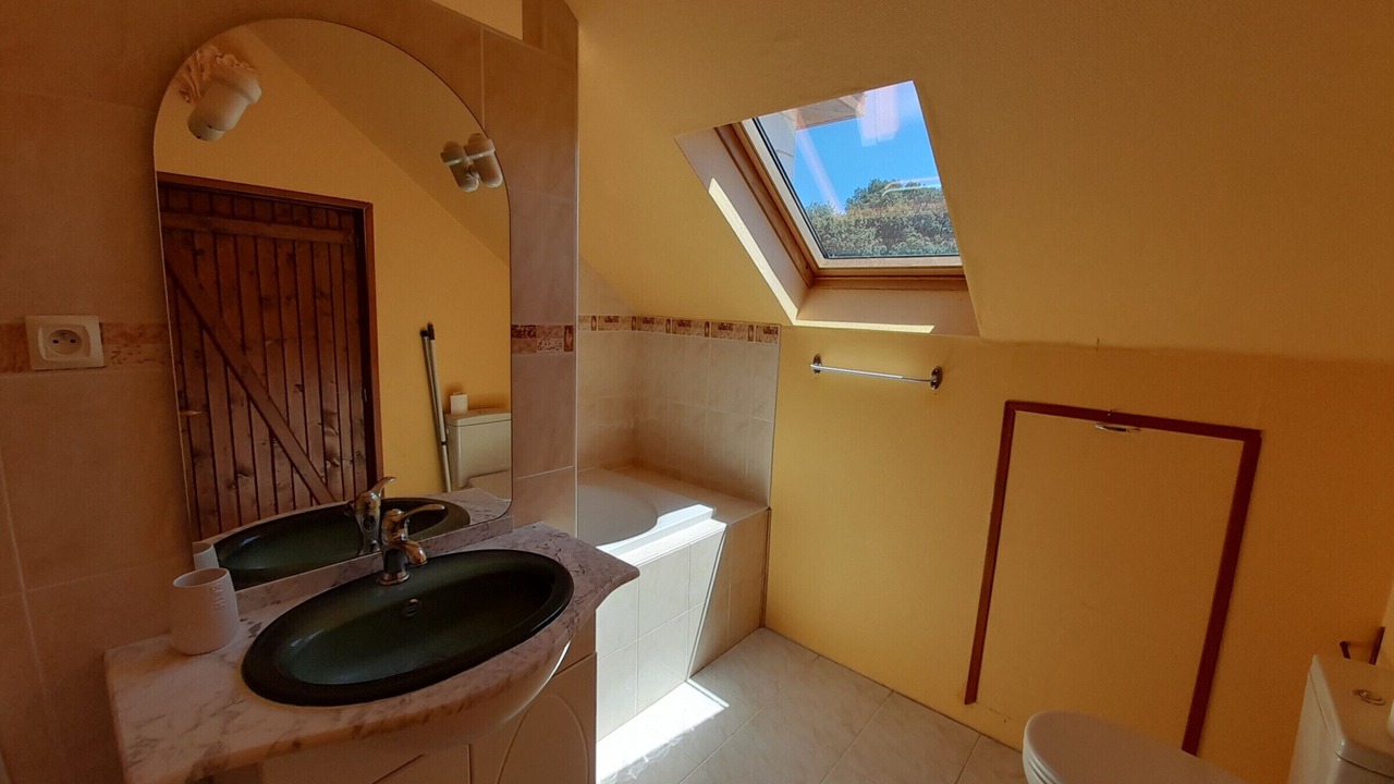 Photo of Bathroom in Archigny